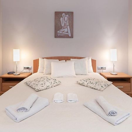 Room In Bb - Valensija - Suite For Two In Nice Hotel Jūrkalne Εξωτερικό φωτογραφία
