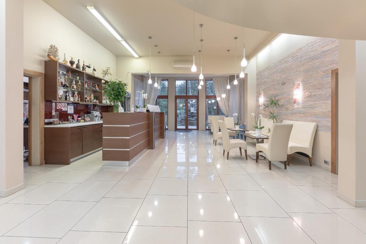Room In Bb - Valensija - Suite For Two In Nice Hotel Jūrkalne Εξωτερικό φωτογραφία