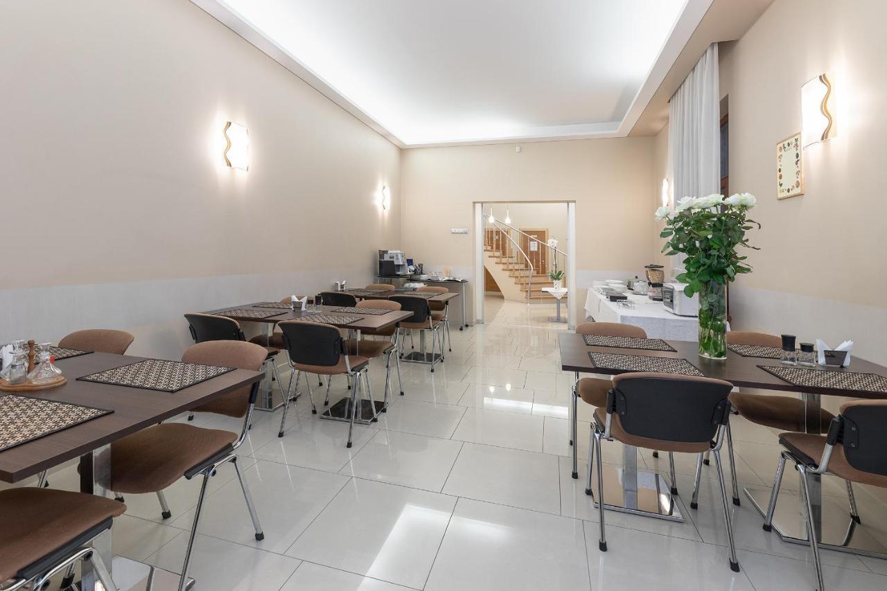 Room In Bb - Valensija - Suite For Two In Nice Hotel Jūrkalne Εξωτερικό φωτογραφία