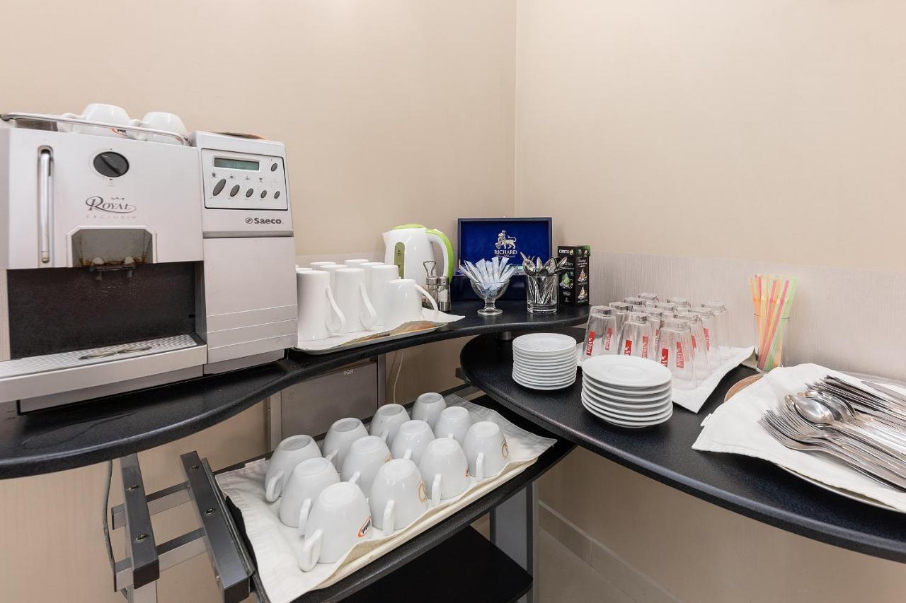 Room In Bb - Valensija - Suite For Two In Nice Hotel Jūrkalne Εξωτερικό φωτογραφία