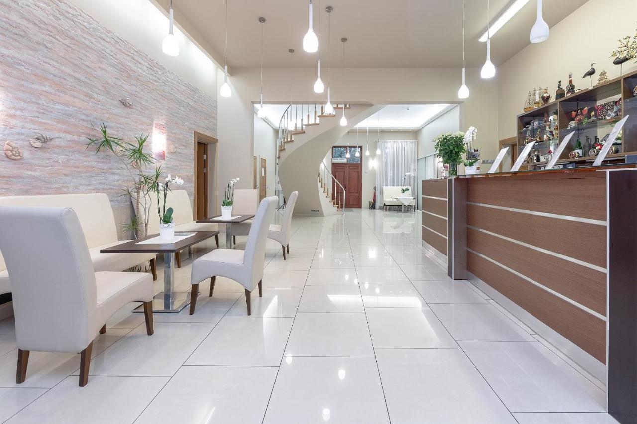 Room In Bb - Valensija - Suite For Two In Nice Hotel Jūrkalne Εξωτερικό φωτογραφία