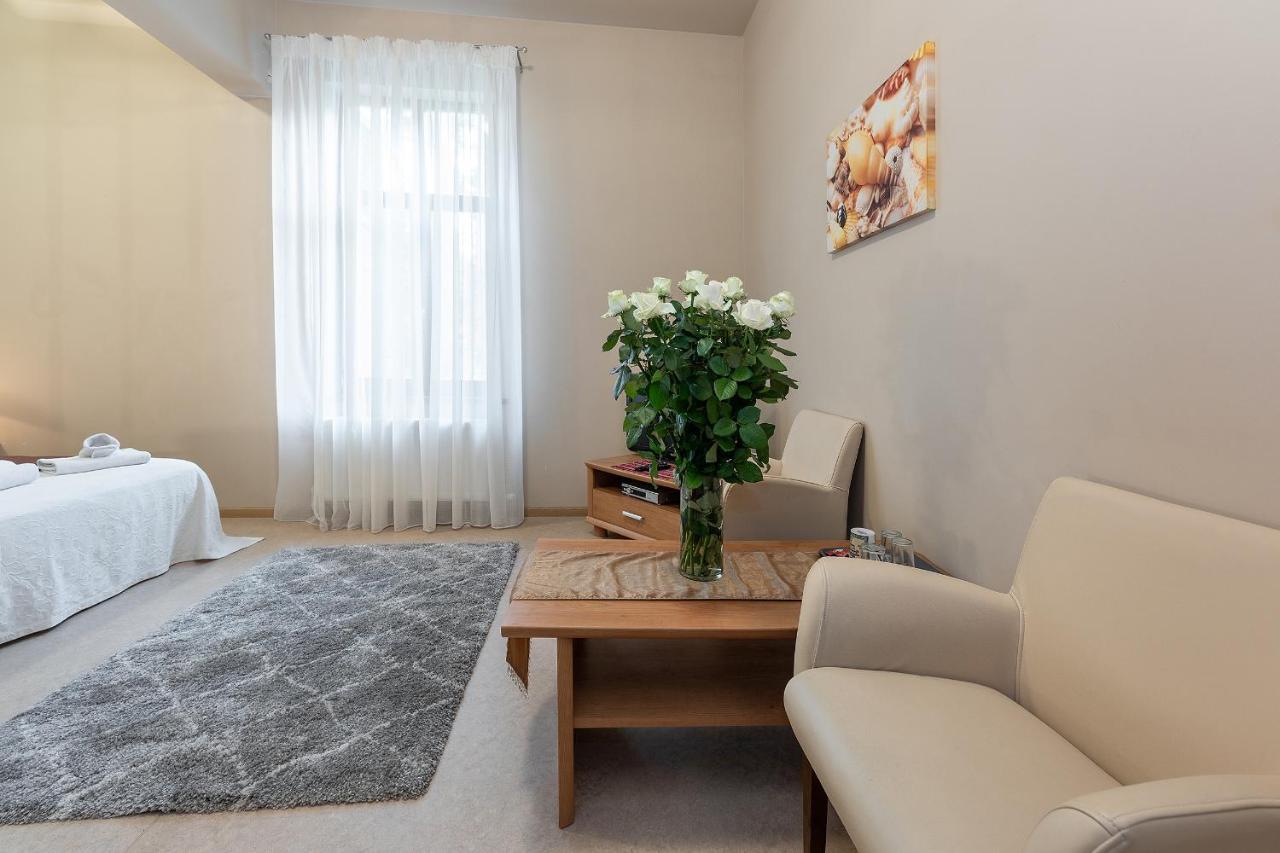 Room In Bb - Valensija - Suite For Two In Nice Hotel Jūrkalne Εξωτερικό φωτογραφία
